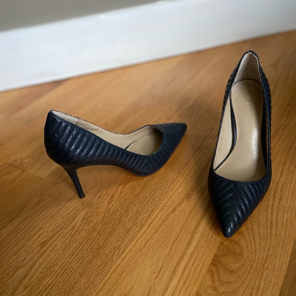 Ann Taylor Navy heels sz 9, worn once